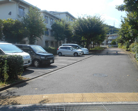 都営落川第2アパート駐車場の画像