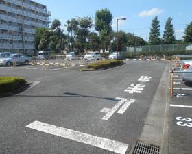 都営八王子高倉町アパート駐車場の写真