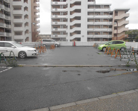 都営桐ケ丘赤羽台アパート駐車場の画像