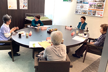 明日見らいふ南大沢セミナー第２回「入居者との懇談会」（写真）