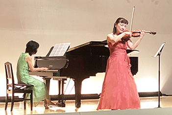 ヴァイオリンコンサート（写真）