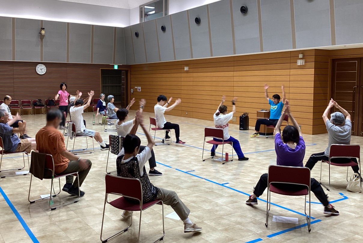 入居者と一緒に！アクティビティ体験会（写真）