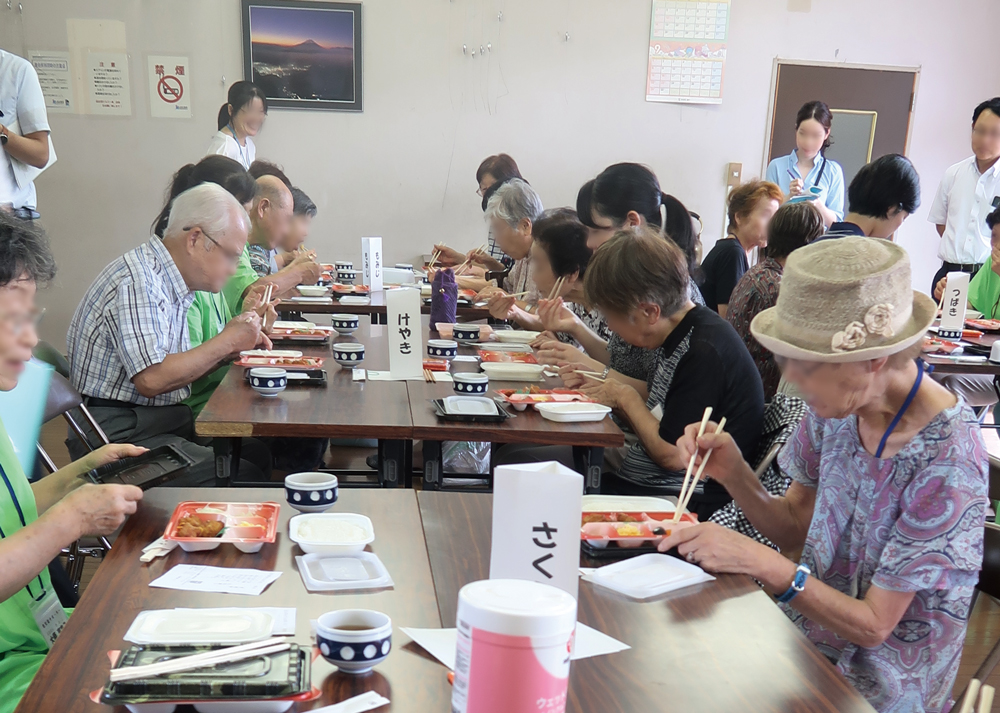 会食サロンの様子の画像