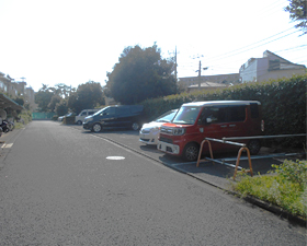 都営日野大坂上三丁目アパート駐車場の写真