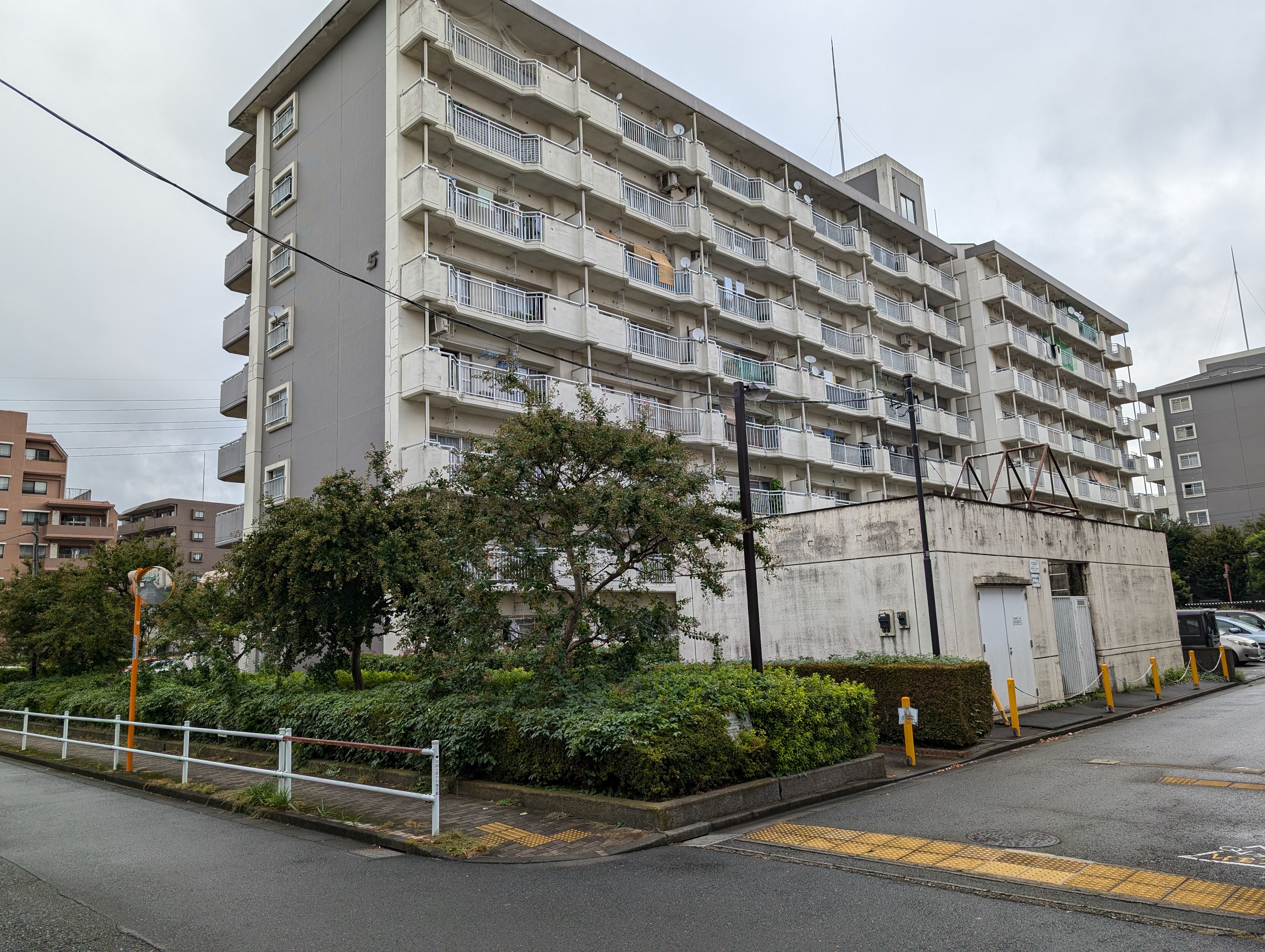 都営下連雀七丁目アパート駐車場の画像