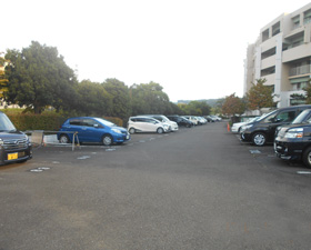 都営向陽台六丁目団地駐車場の画像