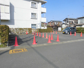 都営東村山諏訪町一丁目第2アパート駐車場の画像