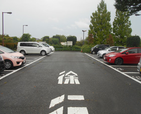 都営鶴牧団地駐車場の画像