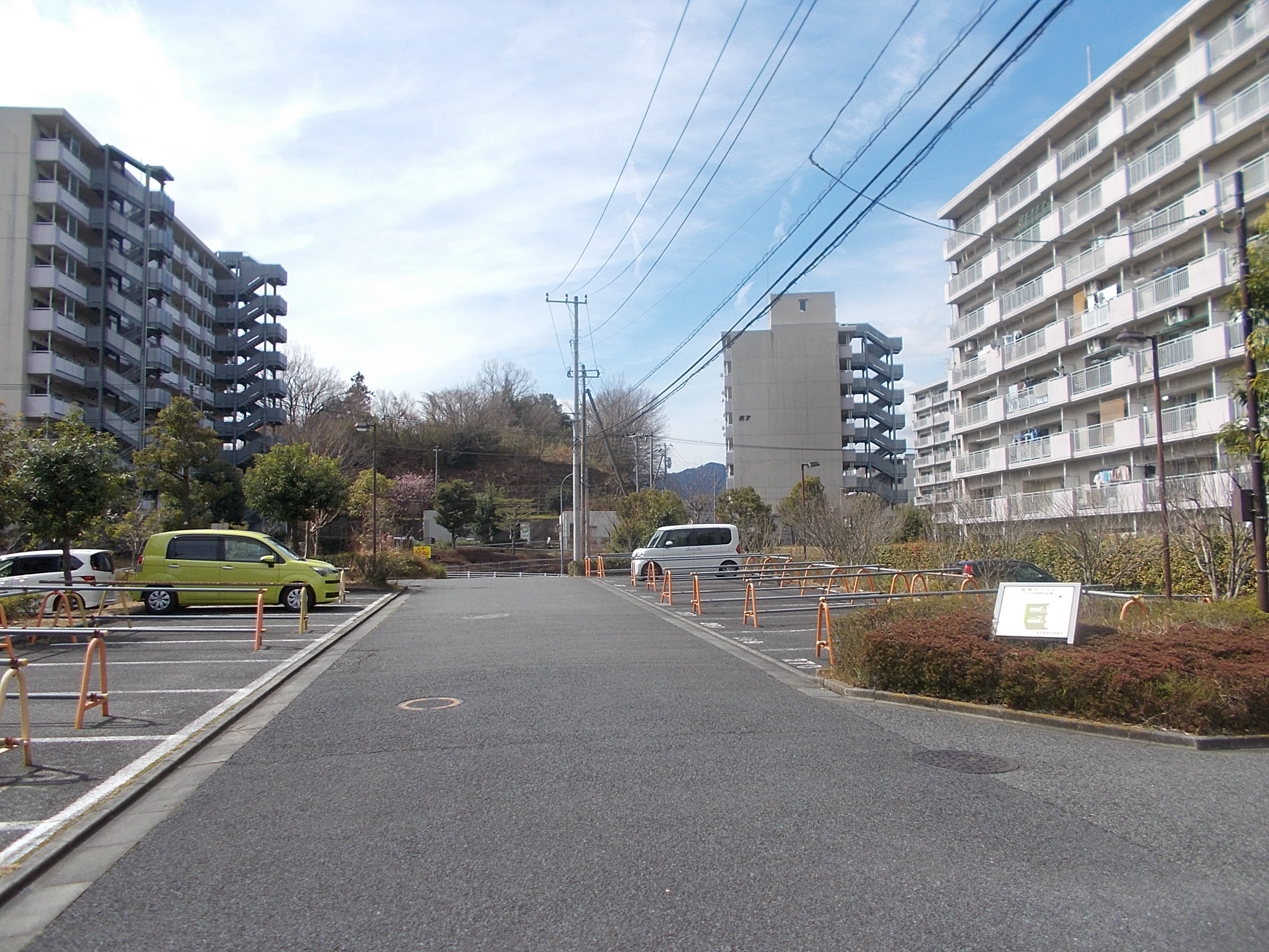 都営長房アパート駐車場の画像