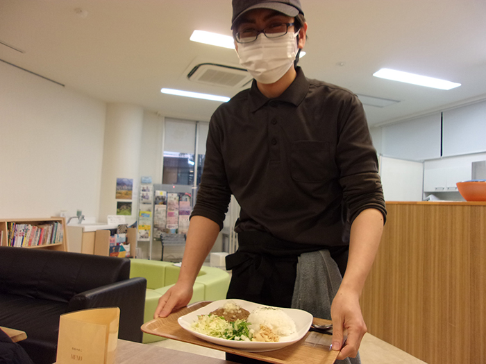 すわろう店主　松下さんの写真