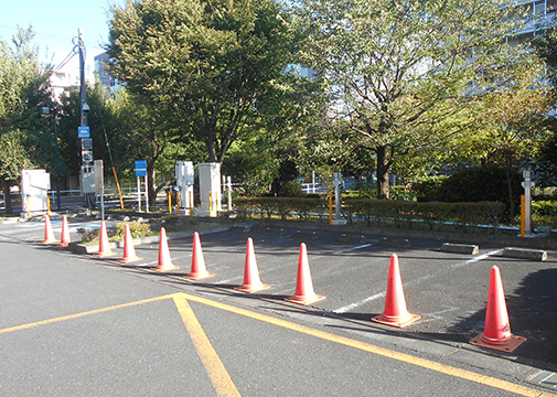 東村山本町アパートEV対応駐車場外観