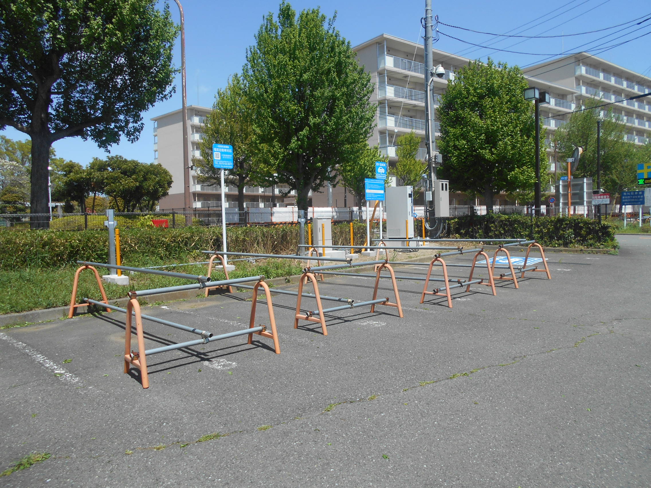 都営愛宕団地四丁目【電気自動車対応】駐車場の画像