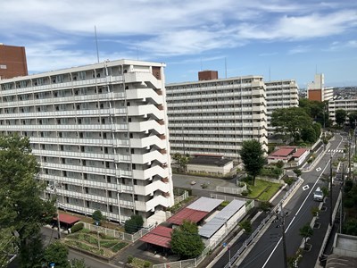 都営武蔵岡アパート【電気自動車対応】駐車場の画像