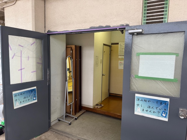 「クーリングスポット」入口の写真