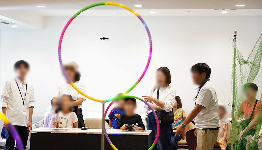 トイドローン操縦体験の写真