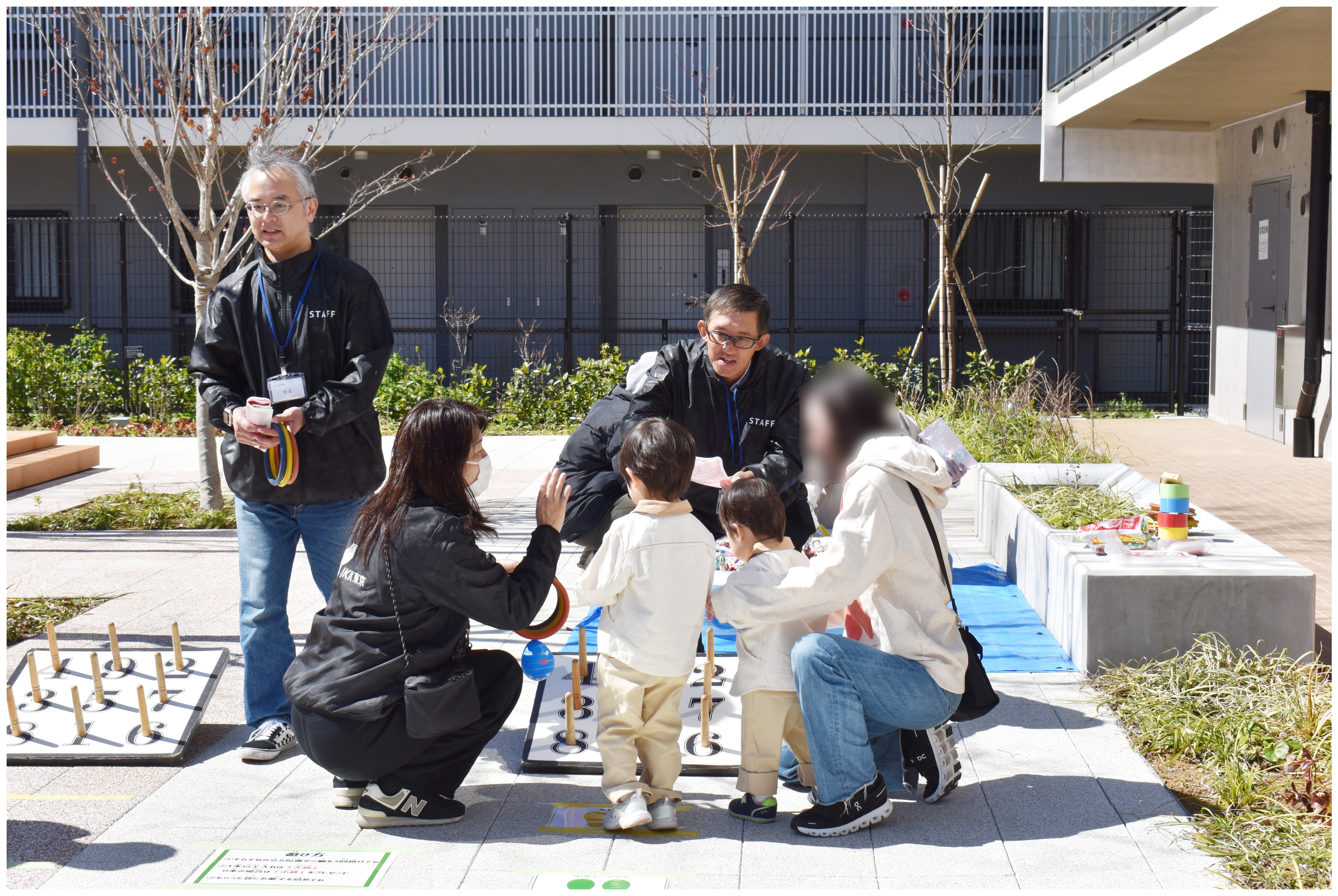 輪投げをする画像