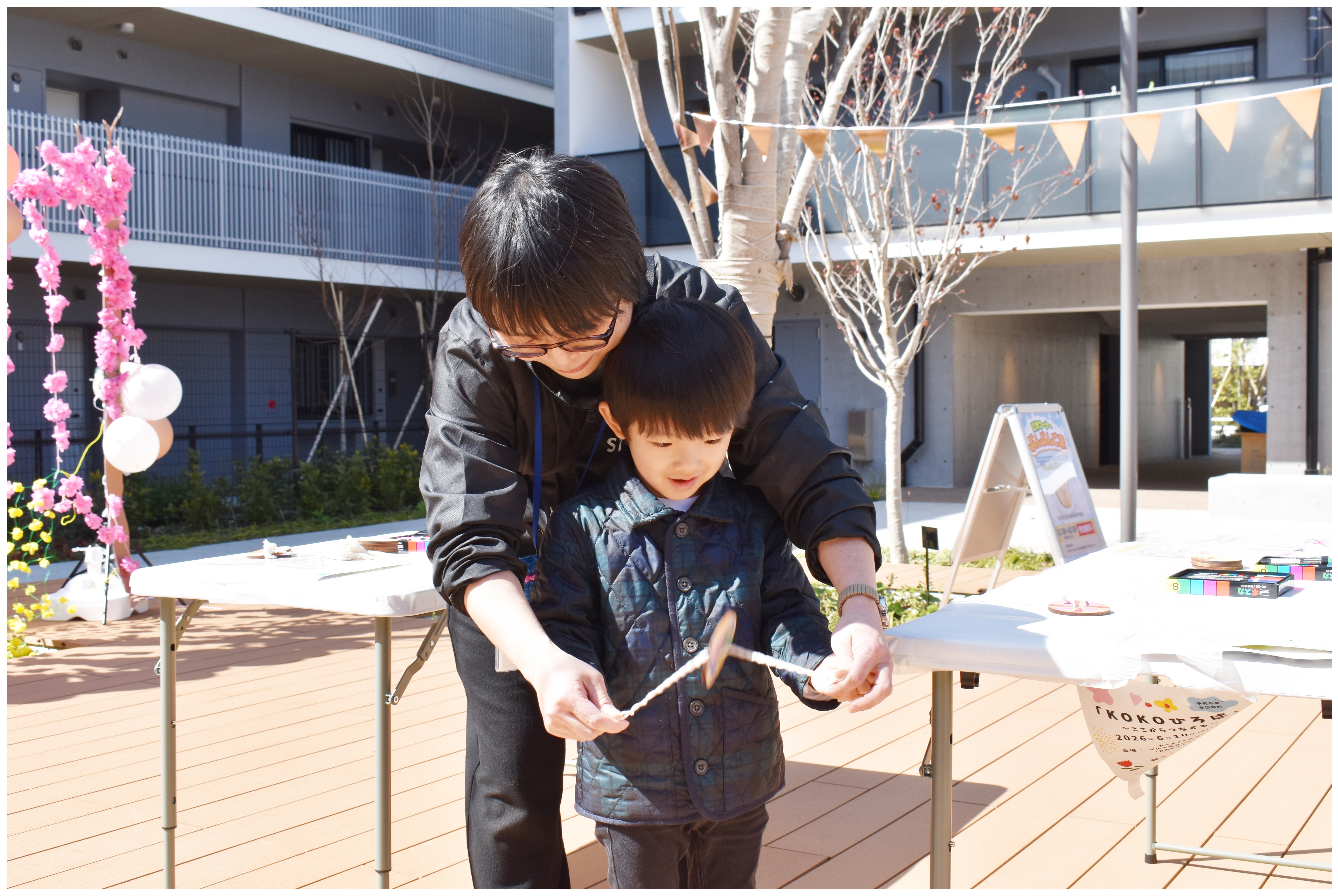 ぶんぶんごまづくりの様子