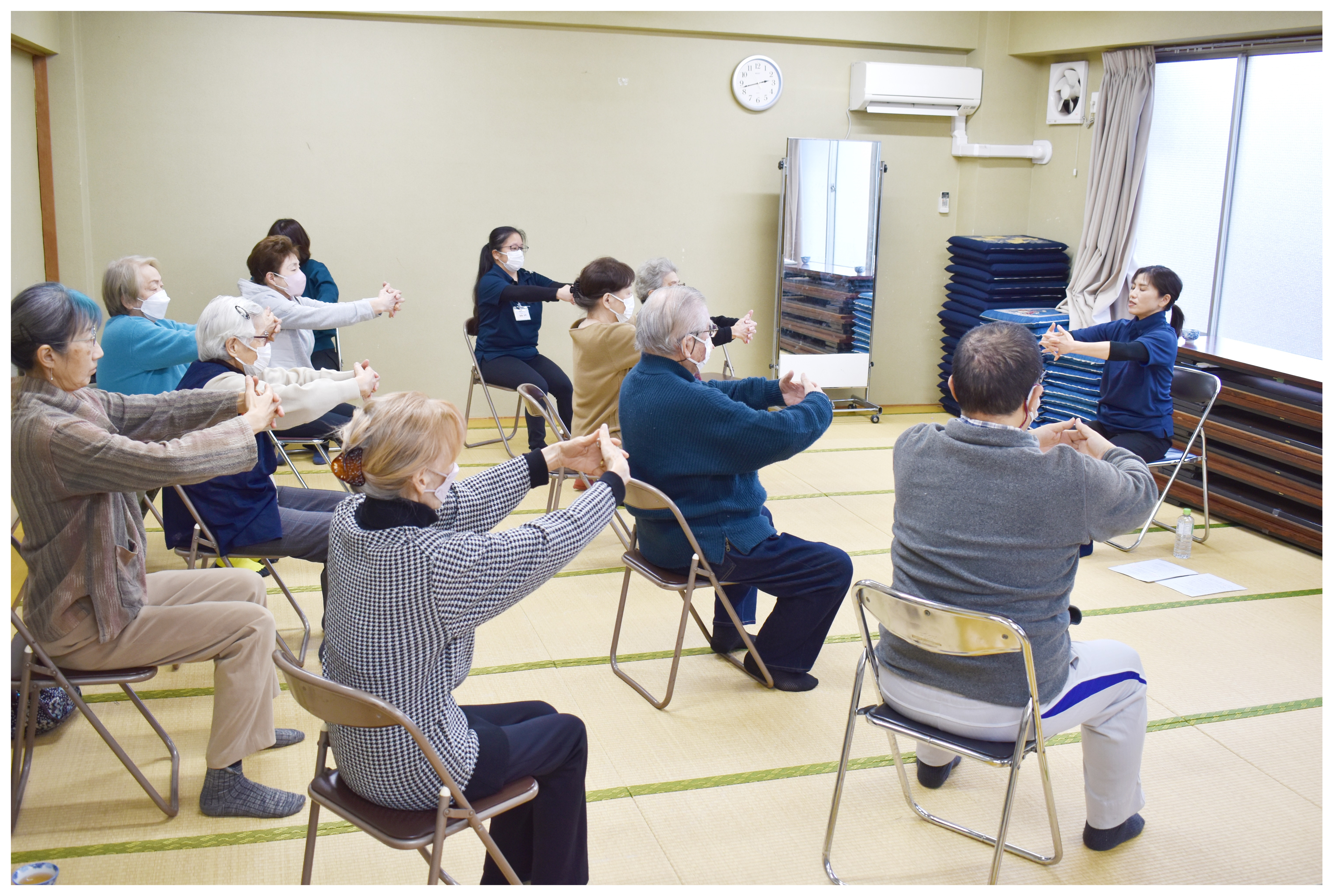 チェアヨガの写真2