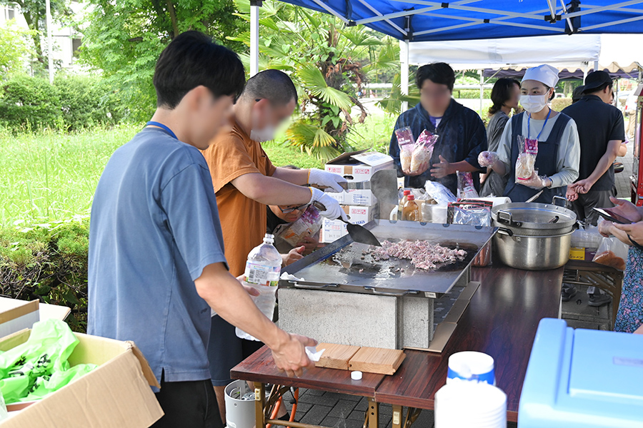 飲食エリアの様子③