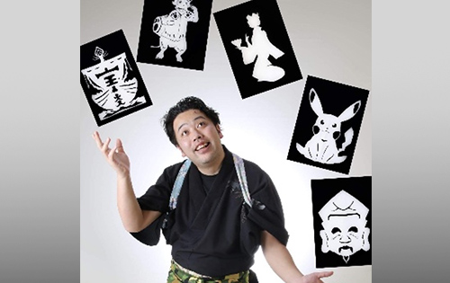 つねむねの紙切りショー写真